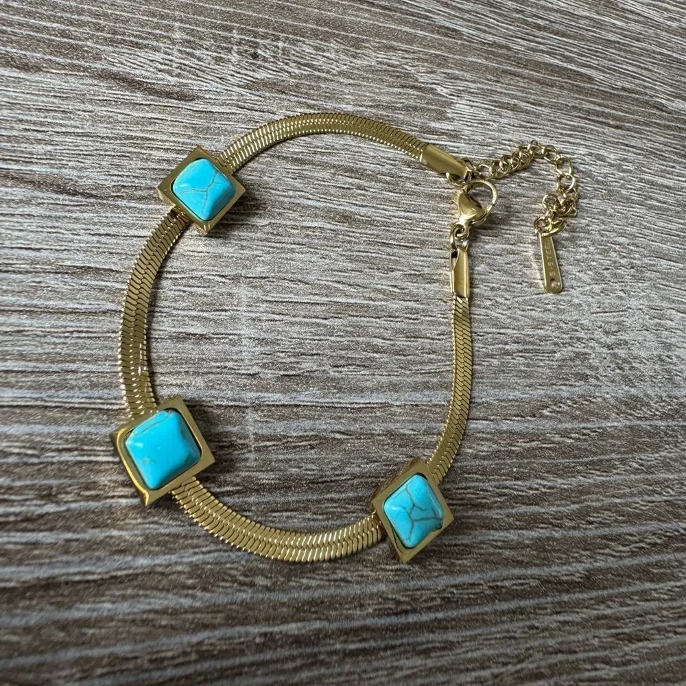 Gold and Turquoise bracelet N943
